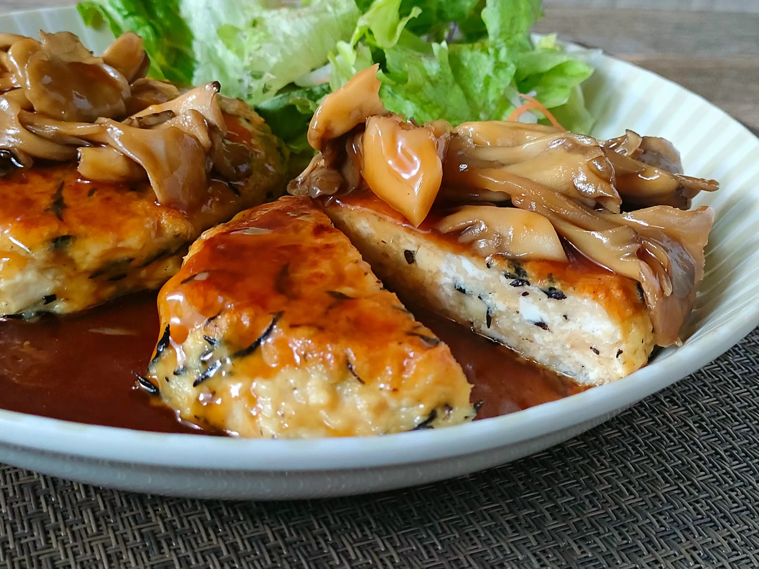 ひじきと豆腐のあんかけハンバーグ2